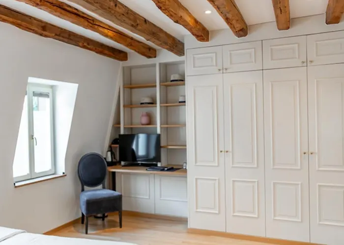 لا روفناز فندق مونترو